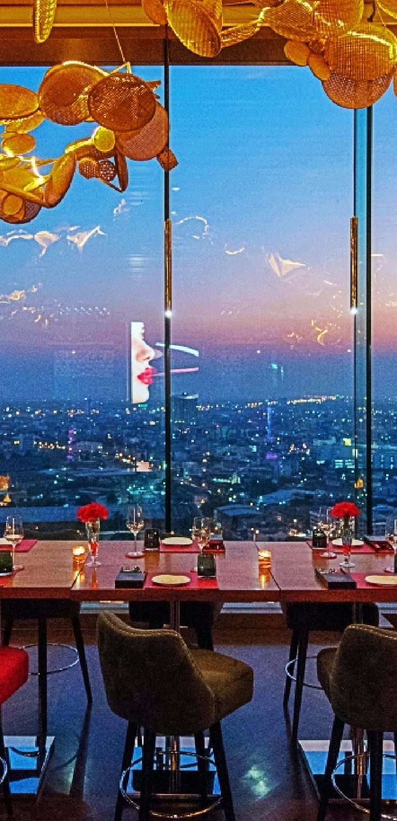 AVANI RIVERSIDE HOTEL - ATTITUDE SKY BAR & LOUNGE