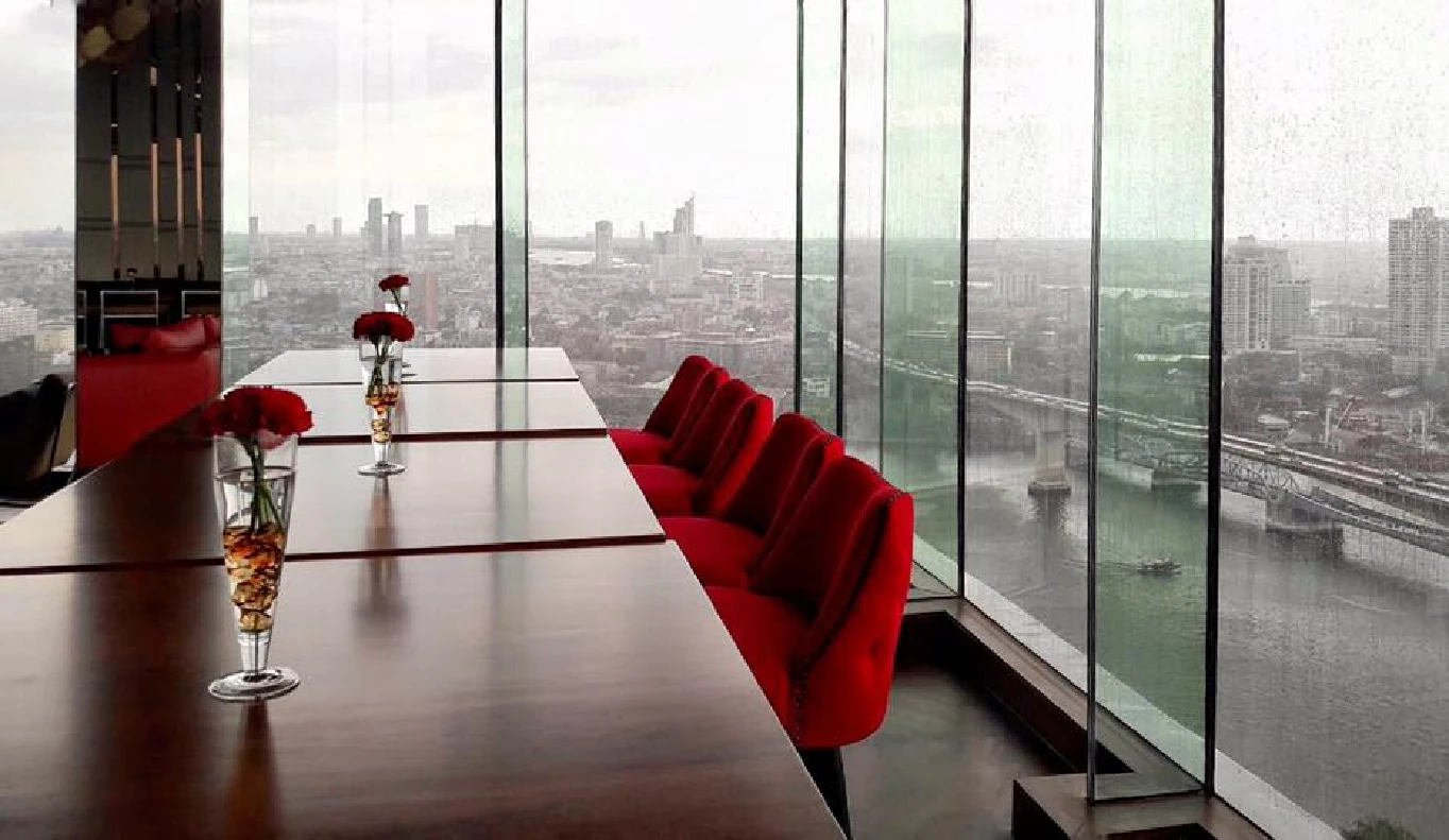 AVANI RIVERSIDE HOTEL - ATTITUDE SKY BAR & LOUNGE