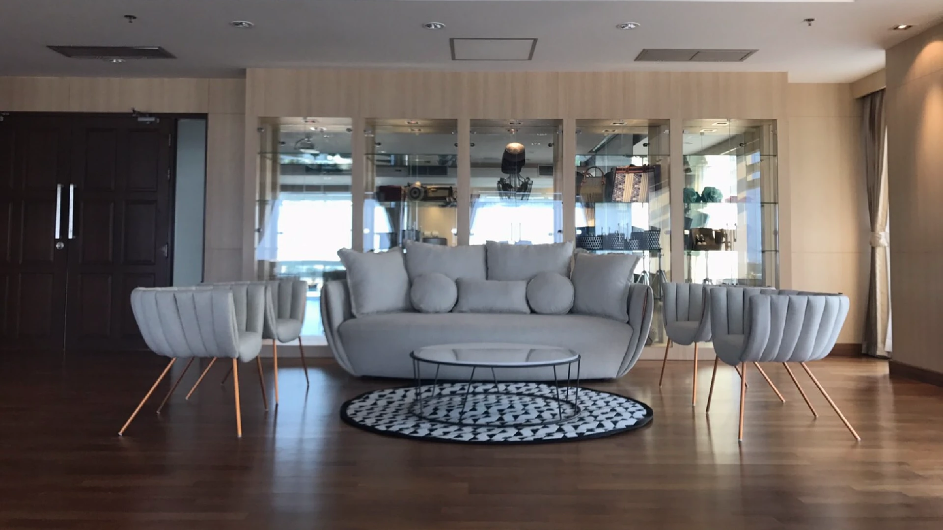 MOBELLA WORKSPACE